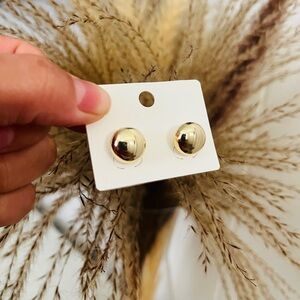 Elegant Gold Stud Earrings